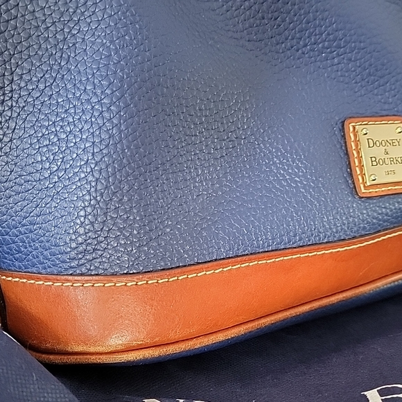 Dooney and Bourke satchel and wallet set - Picture 6 of 7